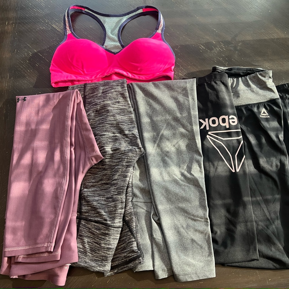 Woman’s workout pants Size Small 5 pairs+workout bra Under Armour, VS, Reebok